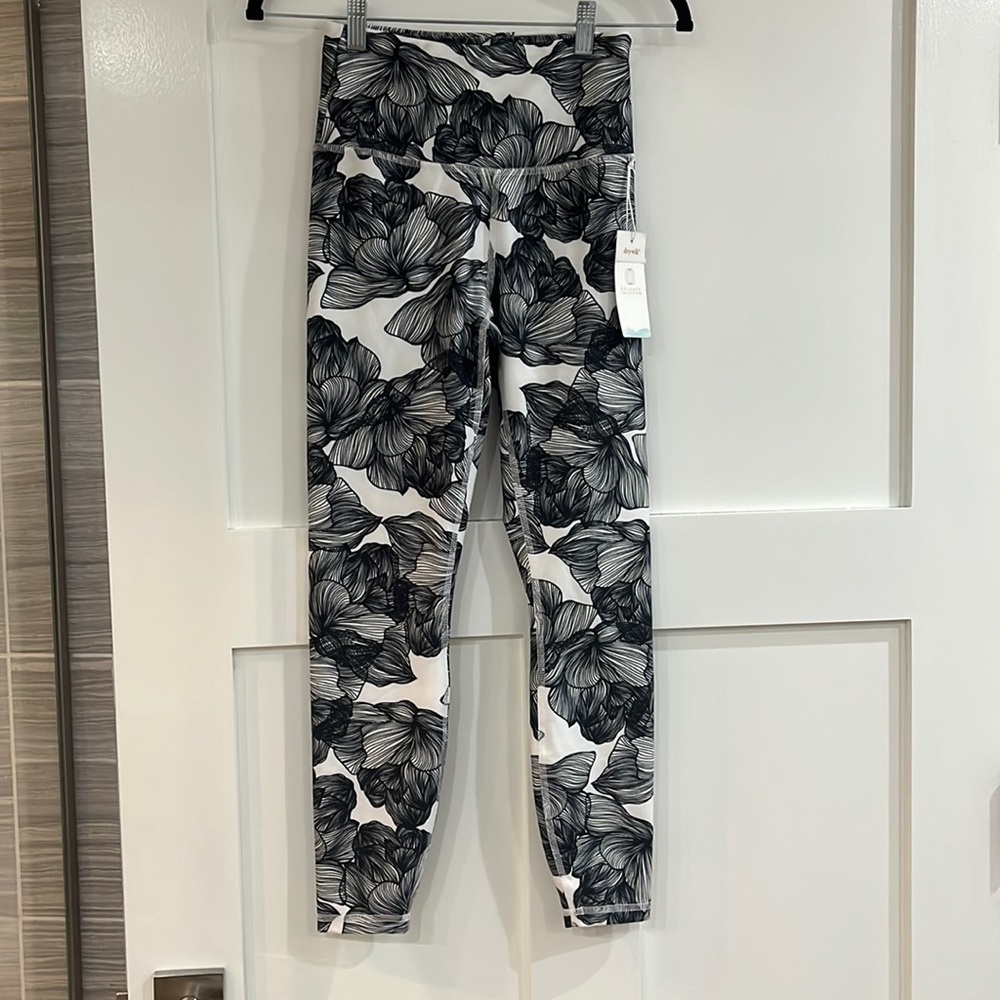 Balance Collection floral print High Rise Leggings Size Small NWT